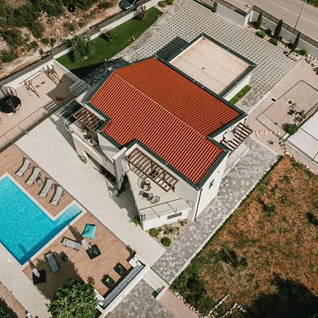 Felicity B4 * Sibenik