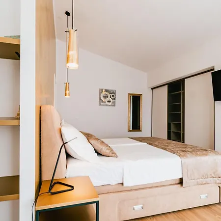 Villa Felicity B4 *