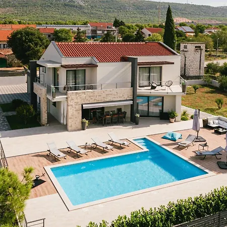 Felicity B4 * Šibenik