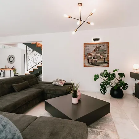 Felicity B4 * Šibenik