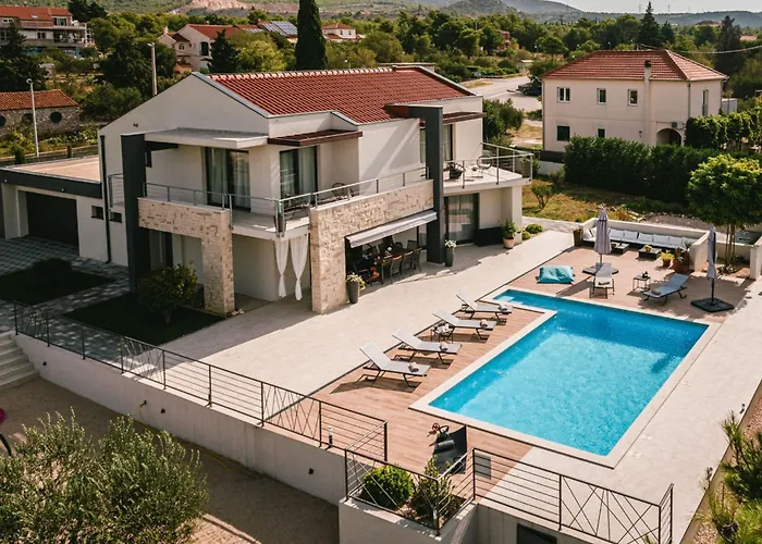 Felicity B4 * شيبينيك