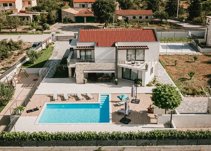 فيلة Felicity B4 شيبينيك