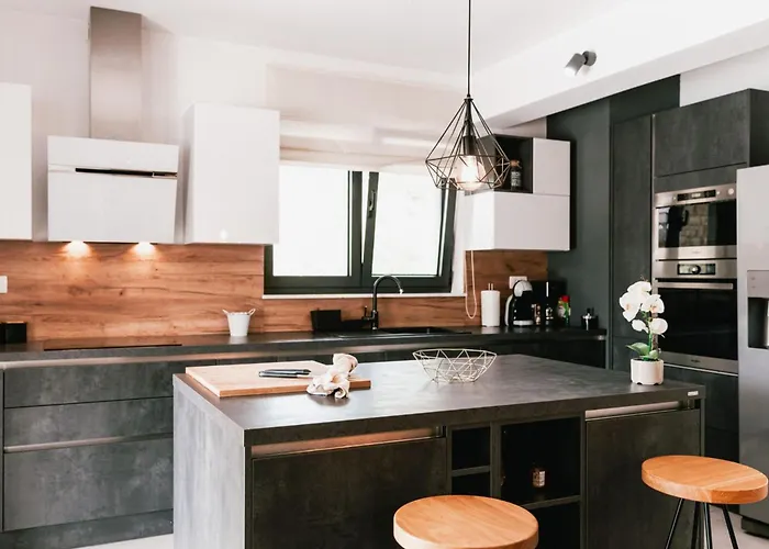 Felicity B4 فيلة