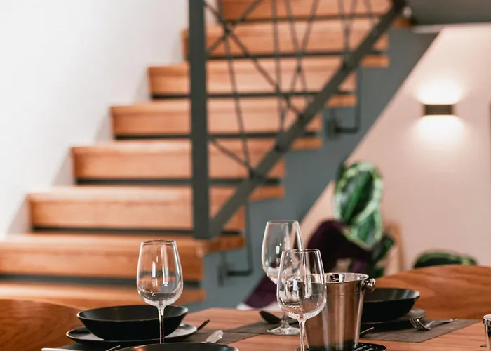 Felicity B4 شيبينيك