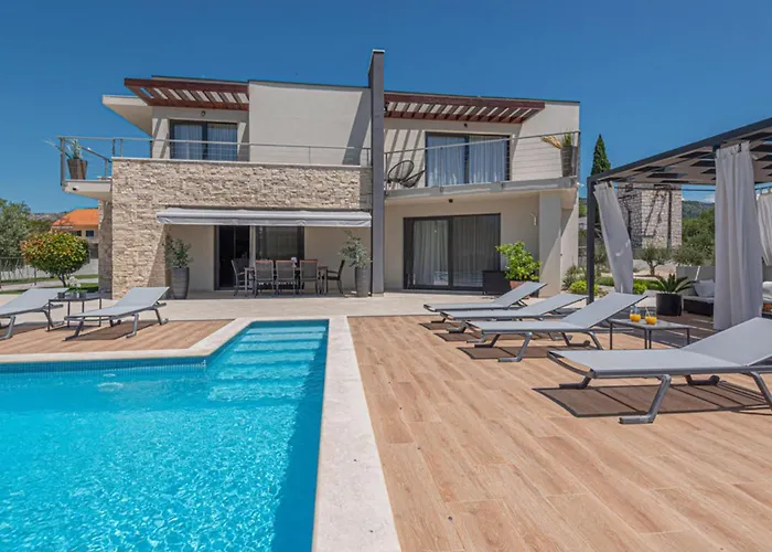 فيلة Felicity B4 *