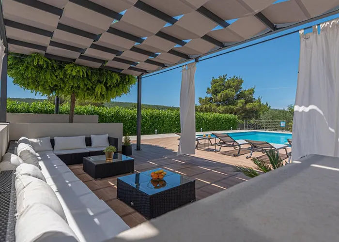 فيلة Felicity B4 *